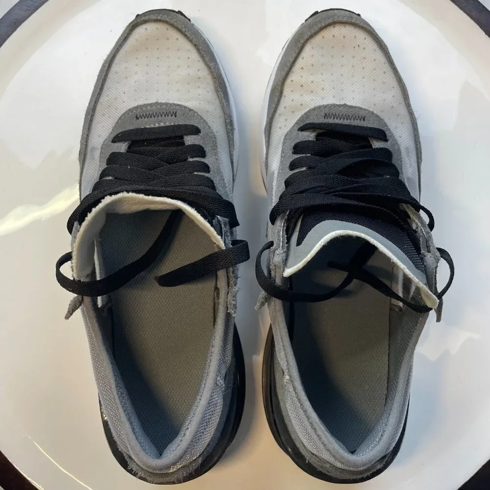 Nike Waffle One SE Boys Size 7Y Cool Grey White Wolf Grey Black - Picture 6 of 8
